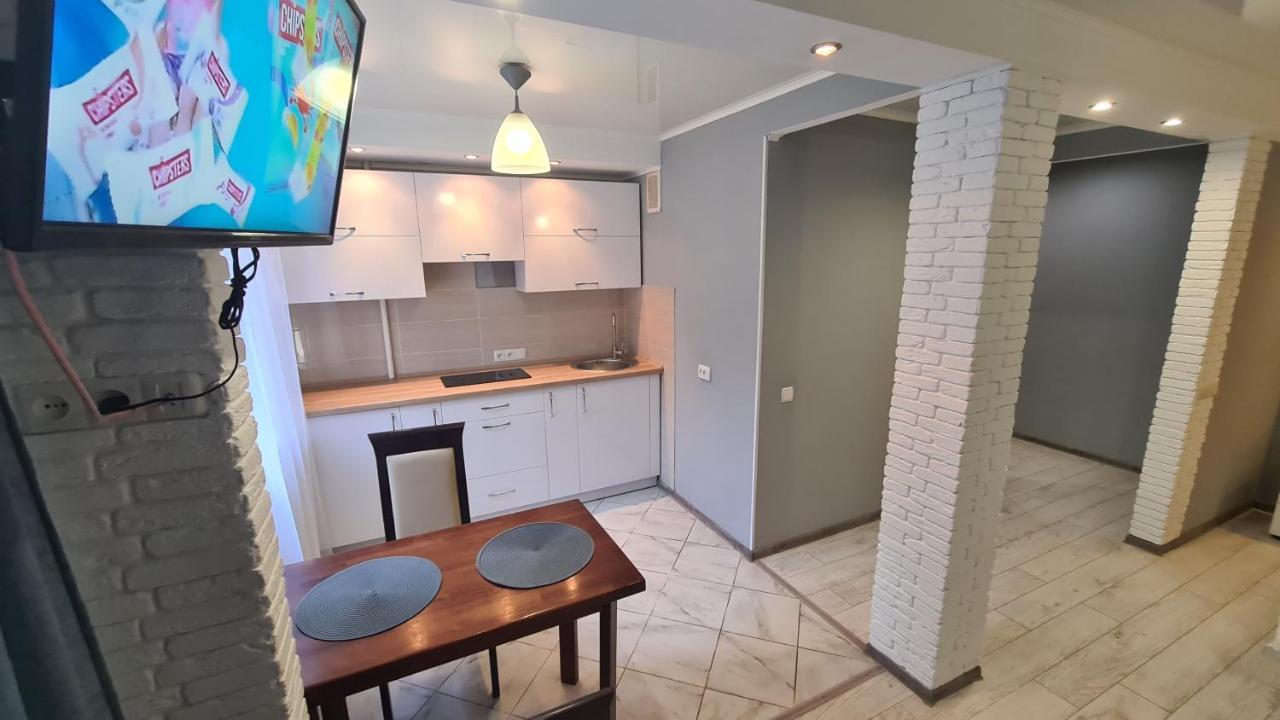Apartaments On Vulytsia Heroiv Ato 32 Krivoi Rog Exterior foto